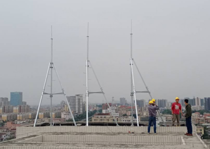 stable antenna support pole ideal for building in the roof